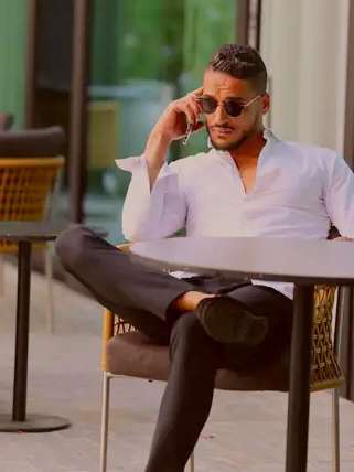 Callboy Johnny von haut-nah.org aus Karlsruhe mit Sonnenbrille