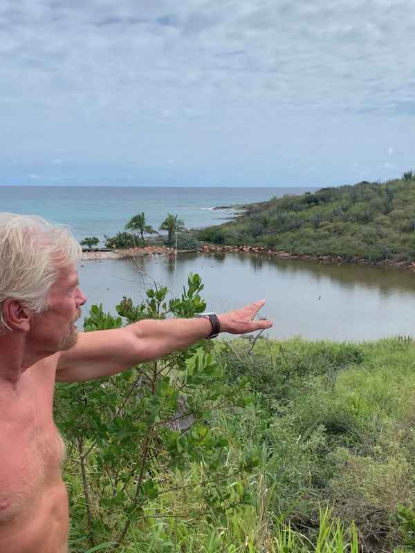 Richard Branson zeigt Sascha von haut-nah.org seine Insel Necker Island, u.a. die Flamingopopulation